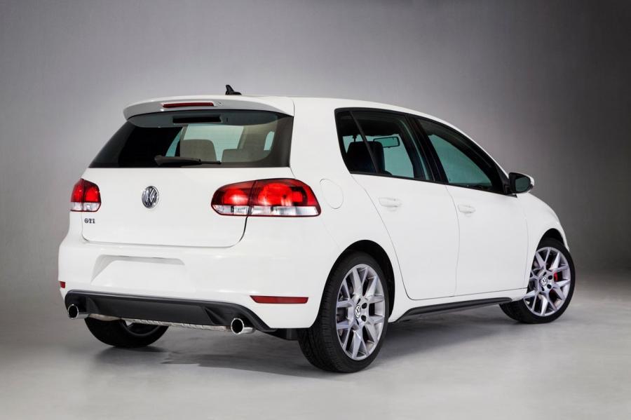  Volkswagen Golf GTi Driver's Edition 2013 года  (фото 2 из 2)